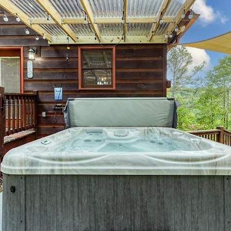 إليجاي Trout N' About Your Blue Ridge Mountains Retreat, Hot Tub + Game Room! المظهر الخارجي الصورة