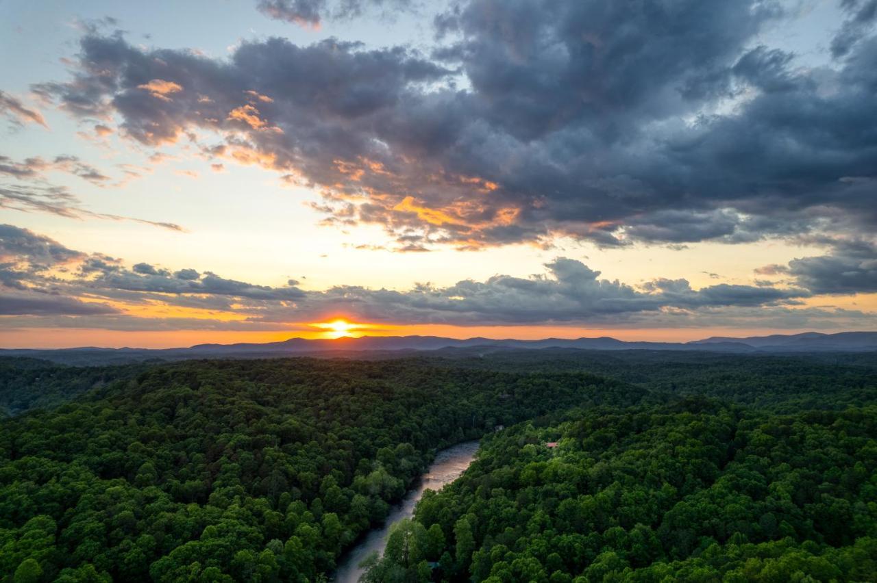 إليجاي Trout N' About Your Blue Ridge Mountains Retreat, Hot Tub + Game Room! المظهر الخارجي الصورة