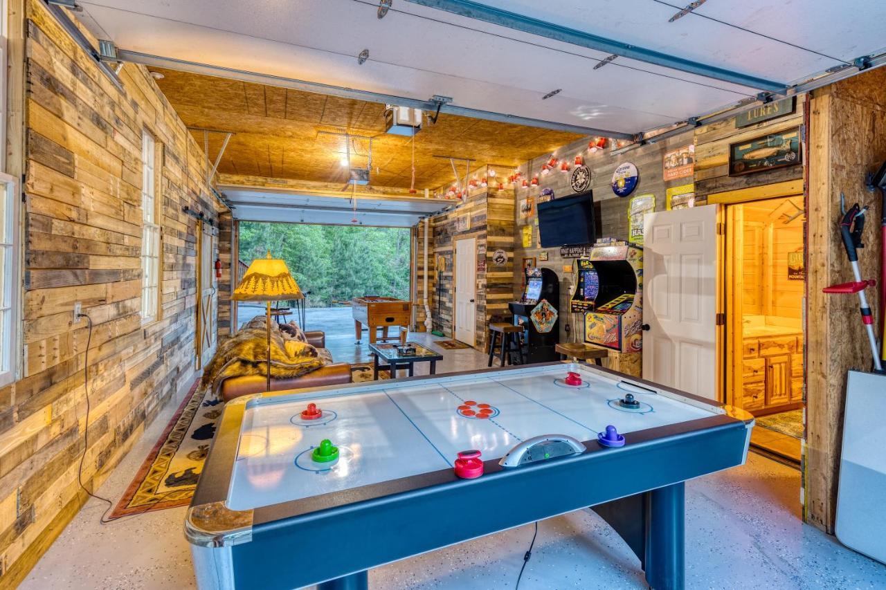 إليجاي Trout N' About Your Blue Ridge Mountains Retreat, Hot Tub + Game Room! المظهر الخارجي الصورة